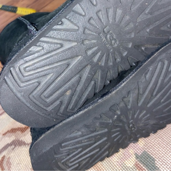 Ugg Kids Classic Sheepskin Boot in Black - Picture 5 of 5